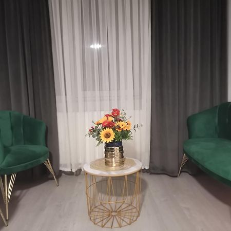 Zenlux Hotel Яш Екстериор снимка
