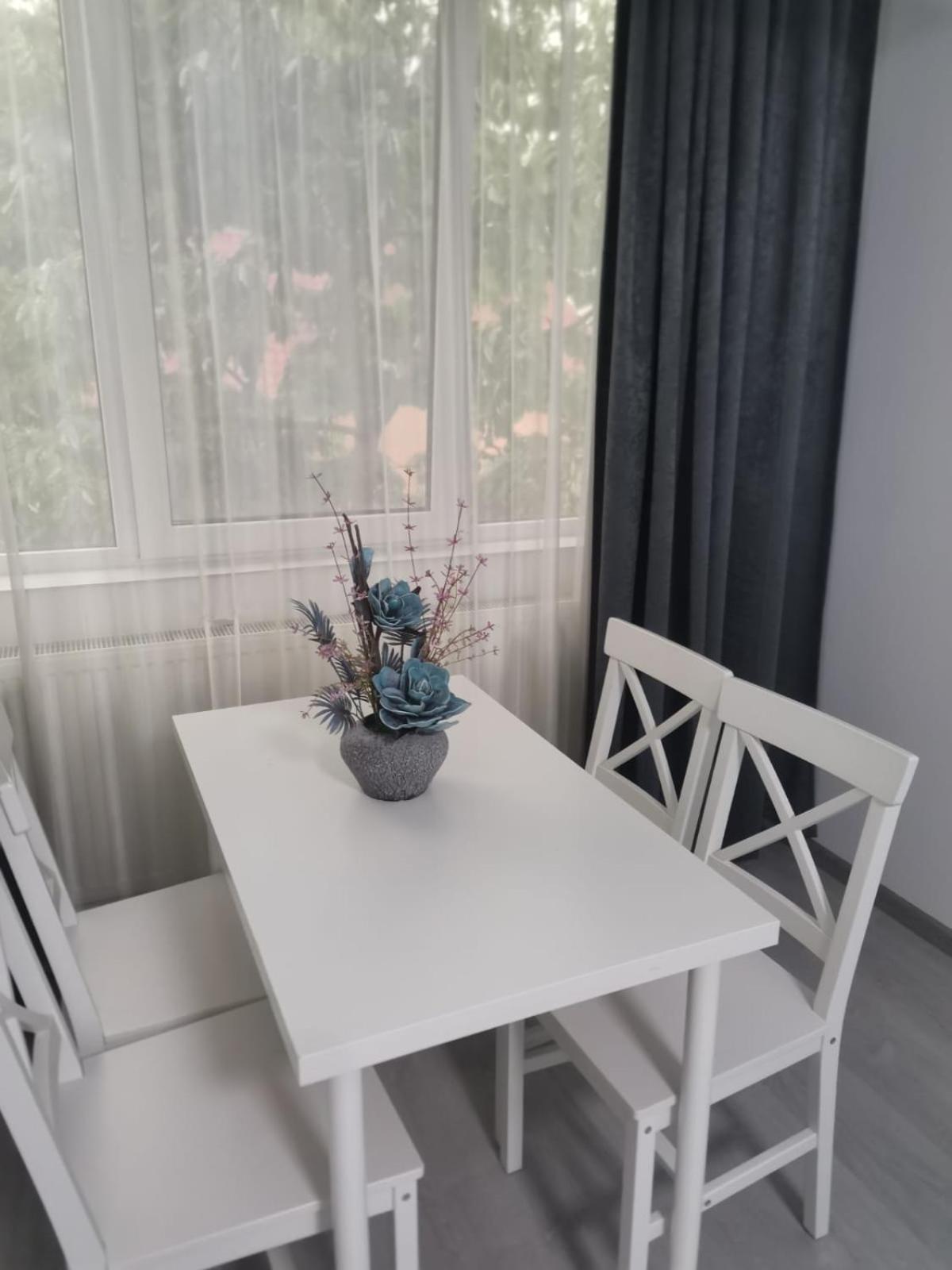 Zenlux Hotel Яш Екстериор снимка