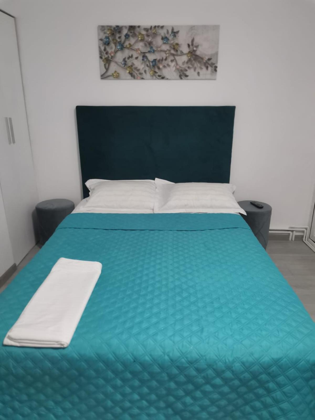 Zenlux Hotel Яш Екстериор снимка