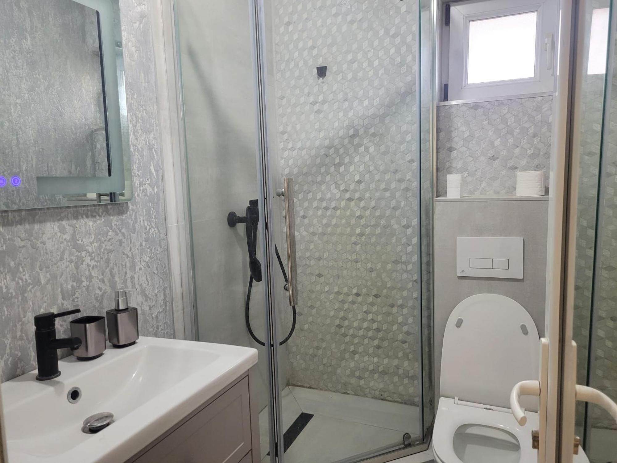 Zenlux Hotel Яш Екстериор снимка